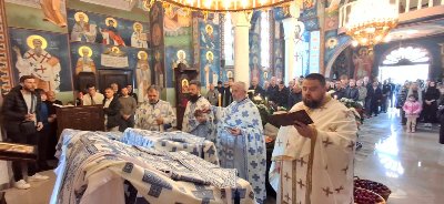 ВЕЛИКА СУБОТА У ХРАМУ СВЕТЕ ПЕТКЕ У СМЕДЕРЕВСКОЈ ПАЛАНЦИ 