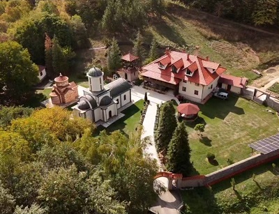 СВЕТА ТАЈНА ЈЕЛЕОСВЕЋЕЊА У МАНАСТИРУ ДЕНКОВАЦ