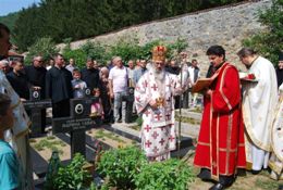 ЛИТУРГИЈА У МАНАСТИРУ ДРАЧИ