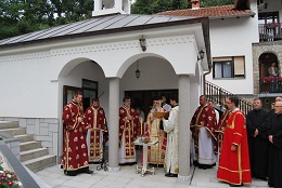 СВЕТА АРХИЈЕРЕЈСКА ЛИТУРГИЈА У БУКОВИЧКОЈ ЦРКВИ У АРАНЂЕЛОВЦУ