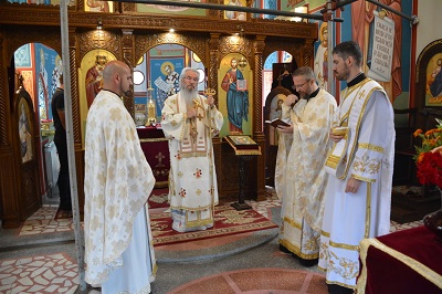 СВЕТА АРХИЈЕРЕЈСКА ЛИТУРГИЈА У ХРАМУ СВЕТОГ ЈОАНИКИЈА ДЕВИЧКОГ У БРЕСНИЦИ