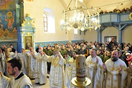 ЕПИСКОП ШУМАДИЈСКИ Г. ЈОВАН СЛУЖИО СВЕТУ АРХИЈЕРЕЈСКУ ЛИТУРГИЈУ У ПОКРОВСКОМ ХРАМУ