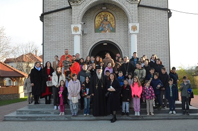 СВЕТА АРХИЈЕРЕЈСКА ЛИТУРГИЈА У ХРАМУ СВЕТОГ ЦАРА ЛАЗАРА У БЕЛОШЕВЦУ