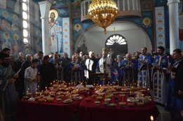 СВЕТА АРХИЈЕРЕЈСКА ЛИТУРГИЈА У ХРАМУ СВЕТЕ ПЕТКЕ У СМЕДЕРЕВСКОЈ ПАЛАНЦИ