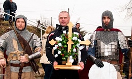 ПЛИВАЊЕ ЗА БОГОЈАВЉЕНСКИ ЧАСНИ КРСТ НА МАРКОВАЧКОМ ЈЕЗЕРУ У МЛАДЕНОВЦУ