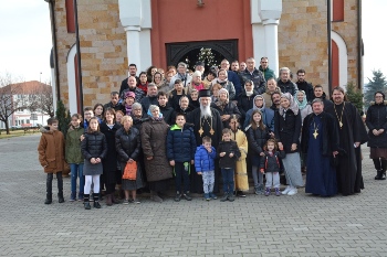 СВЕТА АРХИЈЕРЕЈСКА ЛИТУРГИЈА НА СВЕТОГ АРХИЂАКОНА И ПРВОМУЧЕНИКА СТЕФАНА У ХРАМУ СВЕТОГ САВЕ У КРАГУЈЕВЦУ