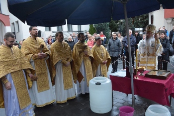 СВЕТА АРХИЈЕРЕЈСКА ЛИТУРГИЈА НА БОГОЈАВЉЕЊЕ САБОРНОМ ХРАМУ У КРАГУЈЕВЦУ