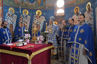 СВЕТА АРХИЈЕРЕЈСКА ЛИТУРГИЈА У ХРАМУ СВЕТЕ ПЕТКЕ У СМЕДЕРЕВСКОЈ ПАЛАНЦИ