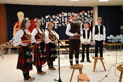ПРИРЕДБА „БОЖИЋНИ ДАРОВИ“ ПОСВЕЋЕНА ДЕЦИ СА СМЕТЊАМА У РАЗВОЈУ У ЛАЗАРЕВЦУ