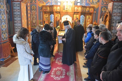 СВЕТА АРХИЈЕРЕЈСКА ЛИТУРГИЈА У ХРАМУ СВ. ВЕЛИКОМУЧЕНИКА ДИМИТРИЈА У КРАГУЈЕВАЧКОМ НАСЕЉУ СУШИЦА