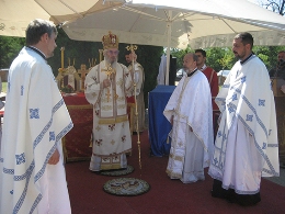 СВЕТА АРХИЈЕРЕЈСКА ЛИТУРГИЈА У ПРИДВОРИЦАМА КОД СМЕДЕРЕВСКЕ ПАЛАНКЕ