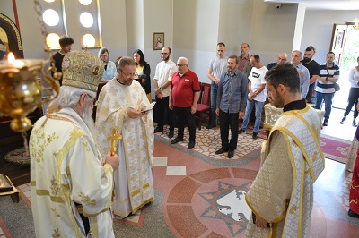 СВЕТА ЕВХАРИСТИЈА У ЦРКВИ СВЕТОГ ЈОАНИКИЈА ДЕВИЧКОГ У БРЕСНИЦИ 