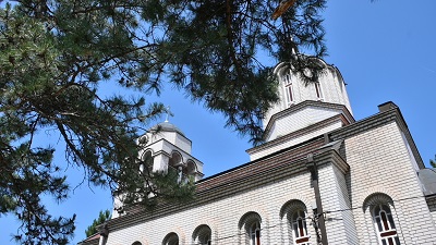 ДУХОВСКИ УТОРАК - СЛАВА ЦРКВЕ СВЕТЕ ТРОЈИЦЕ У КРАГУЈЕВАЧКОМ НАСЕЉУ ЦЕРОВАЦ
