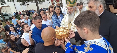 ВАДИКА ЈОВАН БОГОСЛУЖИО У ЦЕРОВЦУ