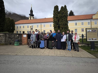 ПОКЛОНИЧКО ПУТОВАЊЕ СВЕТИЊАМА ФРУШКЕ ГОРЕ ПАРОХИЈАНА ПАРОХИЈЕ РЕСНИЧКЕ