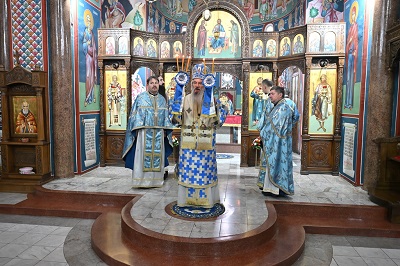 СВЕТА АРХИЈЕРЕЈСКА ЛИТУРГИЈА У СУБОТУ АКАТИСТА У ХРАМУ СВЕТОГ САВЕ НА АЕРОРОМУ