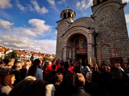 ХРАМ СВЕТОГ ВЕЛИКОМУЧЕНИКА ДИМИТРИЈА У КРАГУЈЕВЦУ ПРОСЛАВИО СВОЈУ СЛАВУ