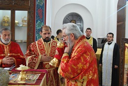 СВЕТА ЛИТУРГИЈА У ХРАМУ СВЕТОГ САВЕ