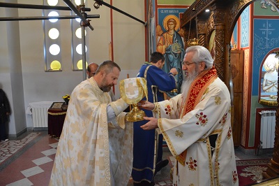 СВЕТА ЕВХАРИСТИЈА У ХРАМУ СВЕТОГ ЈОАНИКИЈА ДЕВИЧКОГ